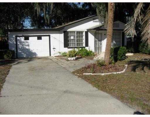 1604 Crest Ave., Leesburg, FL 34748