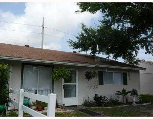 758 W Rosewood Ln., Tavares, FL 32778