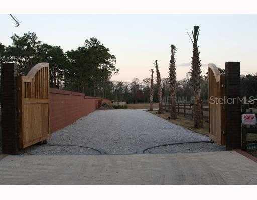 1976 Gregory Rd., Orlando, FL 32825