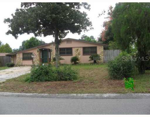 1605 Crest Ave., Leesburg, FL 34748