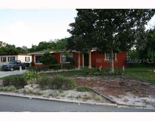 250 W Grossenbacher Dr., Apopka, FL 32712