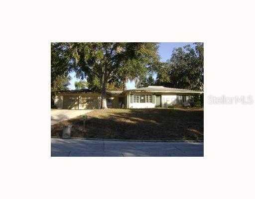 915 E Citrus Ave., Eustis, FL 32726