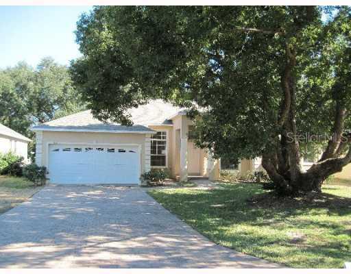 27614 Lisa Dr., Tavares, FL 32778