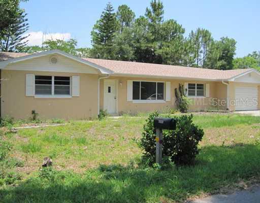 30818 Glenn Dr., Tavares, FL 32778