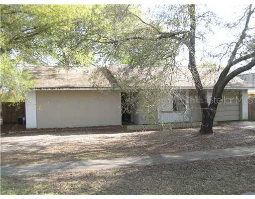 17657 Meadowbridge Dr., Lutz, FL 33549