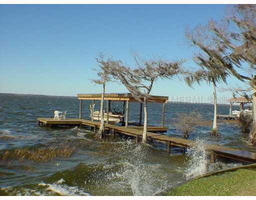 380 Banning Beach Rd., Tavares, FL 32778