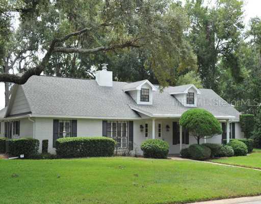 1558 Lake Francis Dr., Apopka, FL 32712