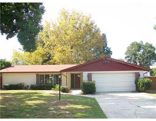 27939 Lois Dr., Tavares, FL 32778