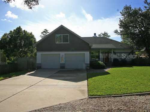 135 Lake Dr., Oviedo, FL 32765