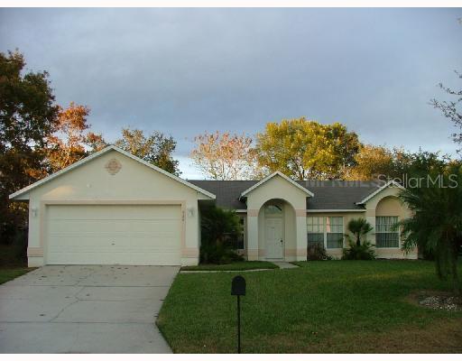 526 Meadow Green Dr., Davenport, FL 33837