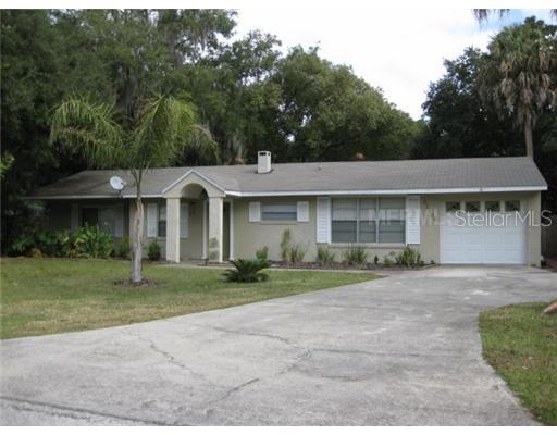 32104 Harris Rd., Tavares, FL 32778
