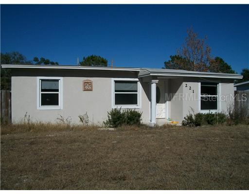 221 1st St., Chuluota, FL 32766
