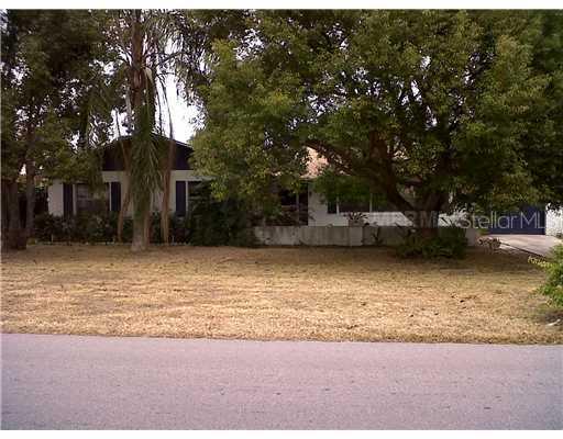 676 Wakulla Dr., Winter Haven, FL 33884