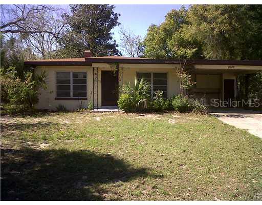 1628 Crest Ave., Leesburg, FL 34748