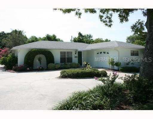323 Hillcrest Dr., Lake Wales, FL 33853