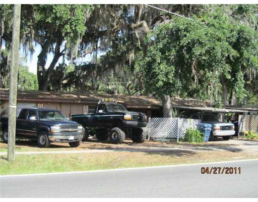 419 S Lake Ave., Tavares, FL 32778