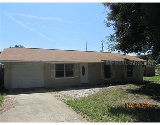 1391 Cedar Ave., Tavares, FL 32778