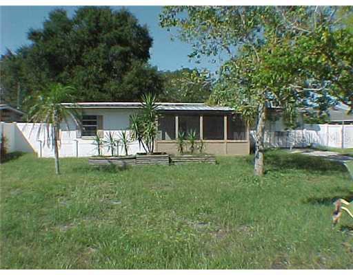 371 E 1st St., Chuluota, FL 32766