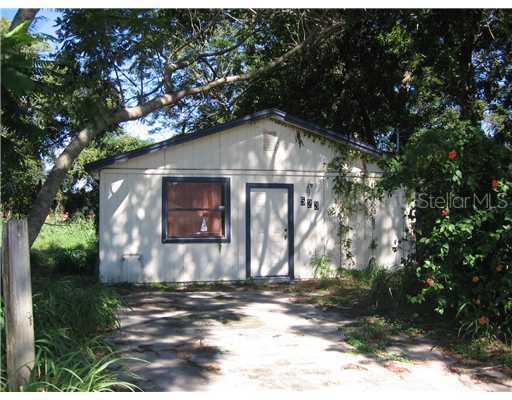 523 Carver Blvd., Orlando, FL 32810