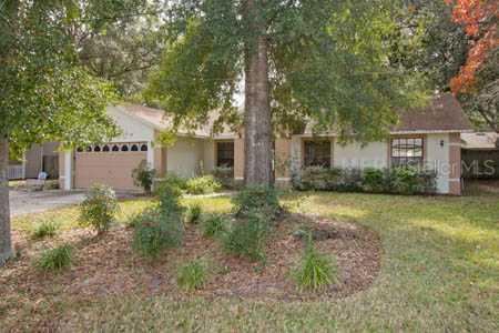 246 Ridgewood St., Altamonte Springs, FL 32701