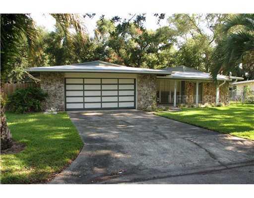 317 Lynwell Dr., Edgewood, FL 32809