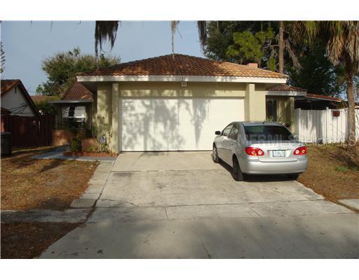 2251 Greenview Cir., Orlando, FL 32808
