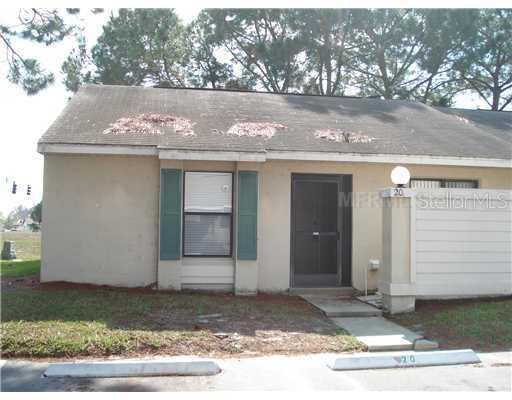 20 Pine Island Cir., Kissimmee, FL 34743