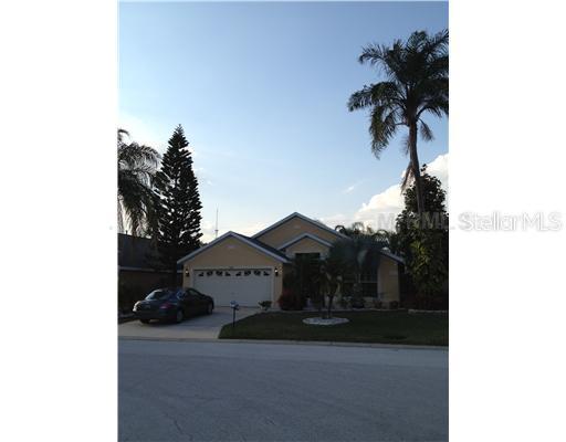 306 Prince Charles Dr., Davenport, FL 33837