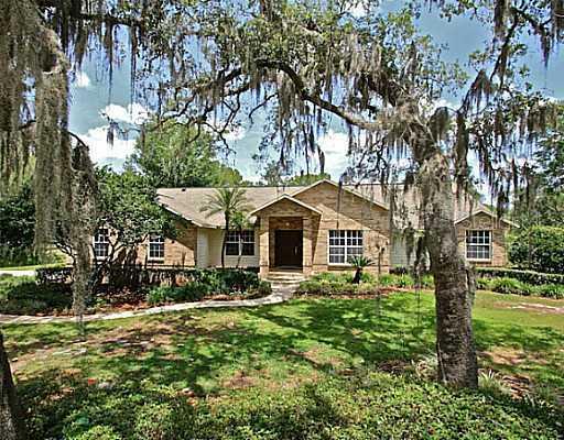 210 Lake Dr., Oviedo, FL 32765