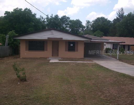 745 Dora Ave., Tavares, FL 32778