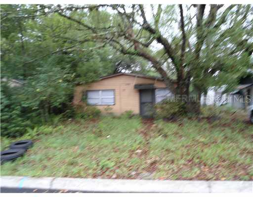 1106 E Jackson Ave., Mount Dora, FL 32757