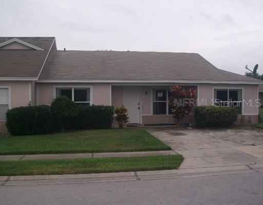 1613 Tudor Ln., Tavares, FL 32778
