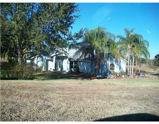 8515 Hillcrest Dr., Groveland, FL 34736