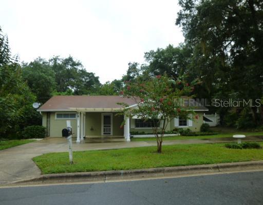 324 N Rhodes St., Mount Dora, FL 32757