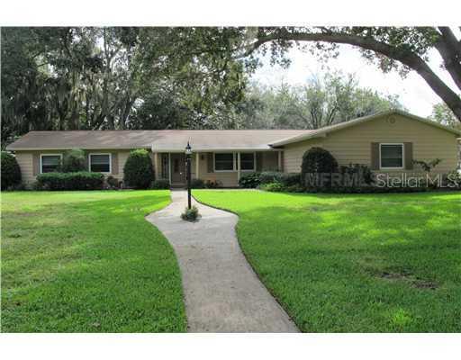 927 Dolphin Ave., Kissimmee, FL 34744