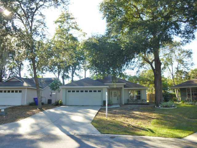 1127 Juniper Ct., Tavares, FL 32778