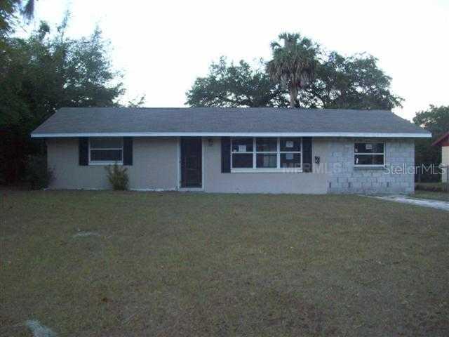 110 Palm Way, Tavares, FL 32778