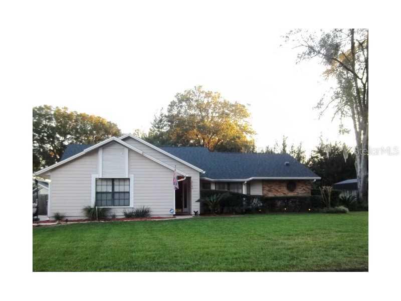 2140 Lake Francis Dr., Apopka, FL 32712