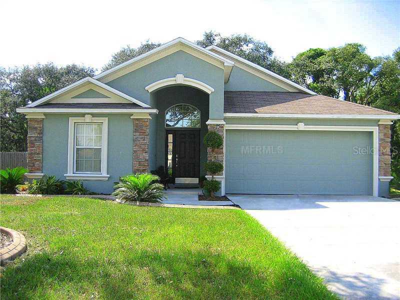 604 Berkley Pointe Dr., Auburndale, FL 33823