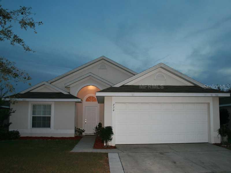 724 Woodlark Dr., Davenport, FL 33897