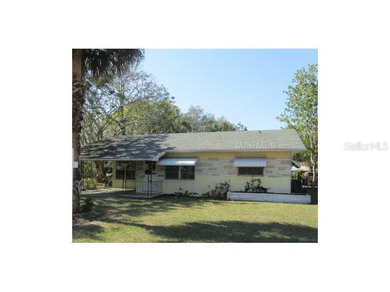 723 Vernon Ave., Tavares, FL 32778