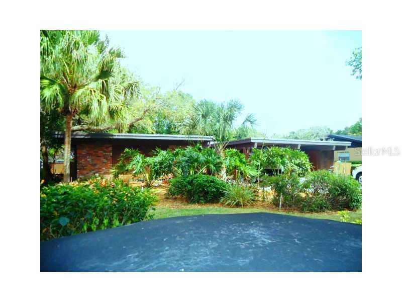 627 Lake Shore Dr., Maitland, FL 32751