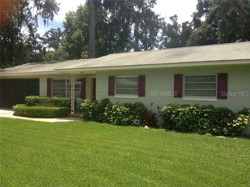 2218 Tropical Ter., DeLand, FL 32724