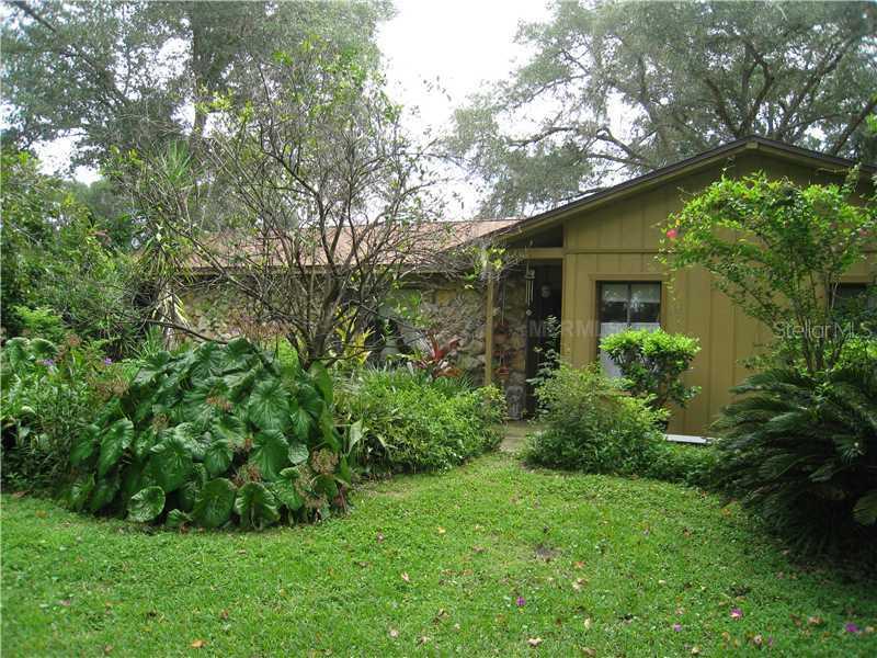 823 Palmetto St., Oviedo, FL 32765