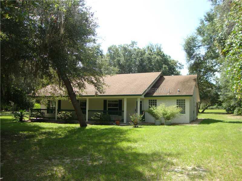 875 Pioneer Way, Geneva, FL 32732