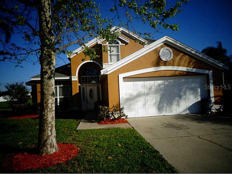 2922 Pembridge St., Kissimmee, FL 34747