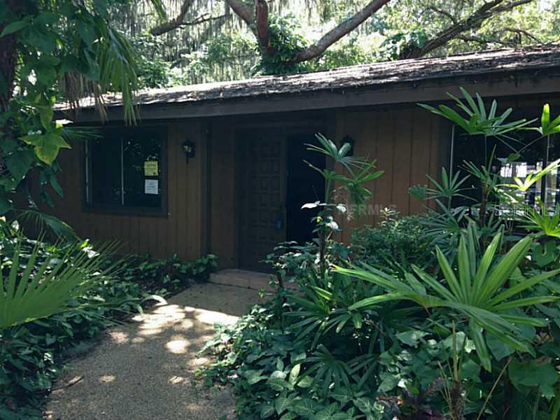 30721 Glenn Dr., Tavares, FL 32778