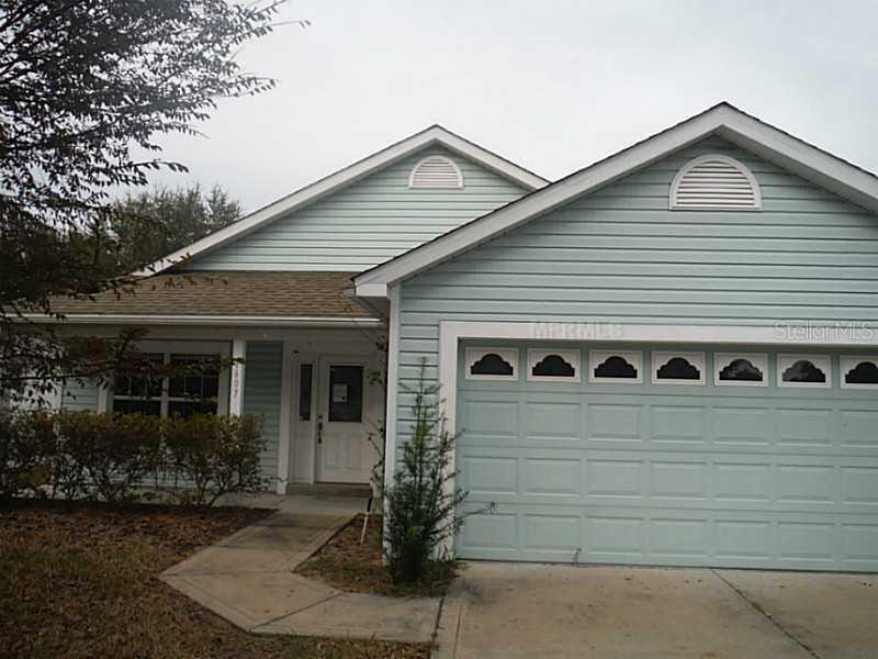 1607 Poinsettia Way, Tavares, FL 32778