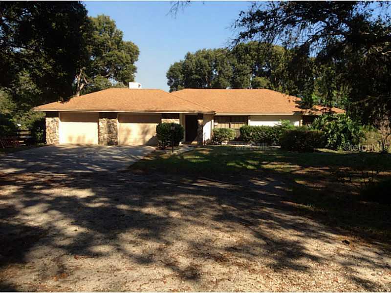 21851 Lake Seneca Rd., Eustis, FL 32736