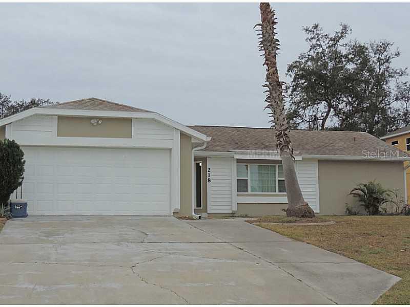 218 Pebble Ct., Deltona, FL 32725